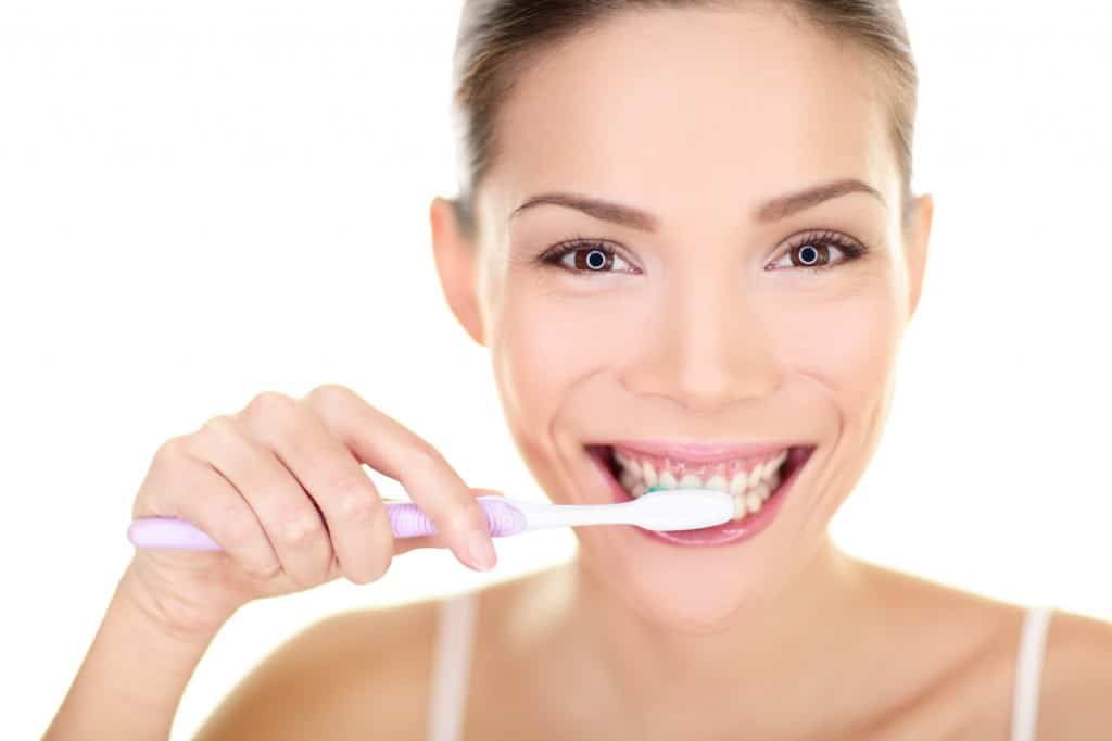 مراقبت های بعد از لمینت دندان | نگهداری از لمینت دندان | ژنیک