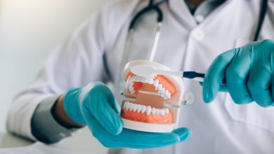 روش های تمیز کردن دندان مصنوعی